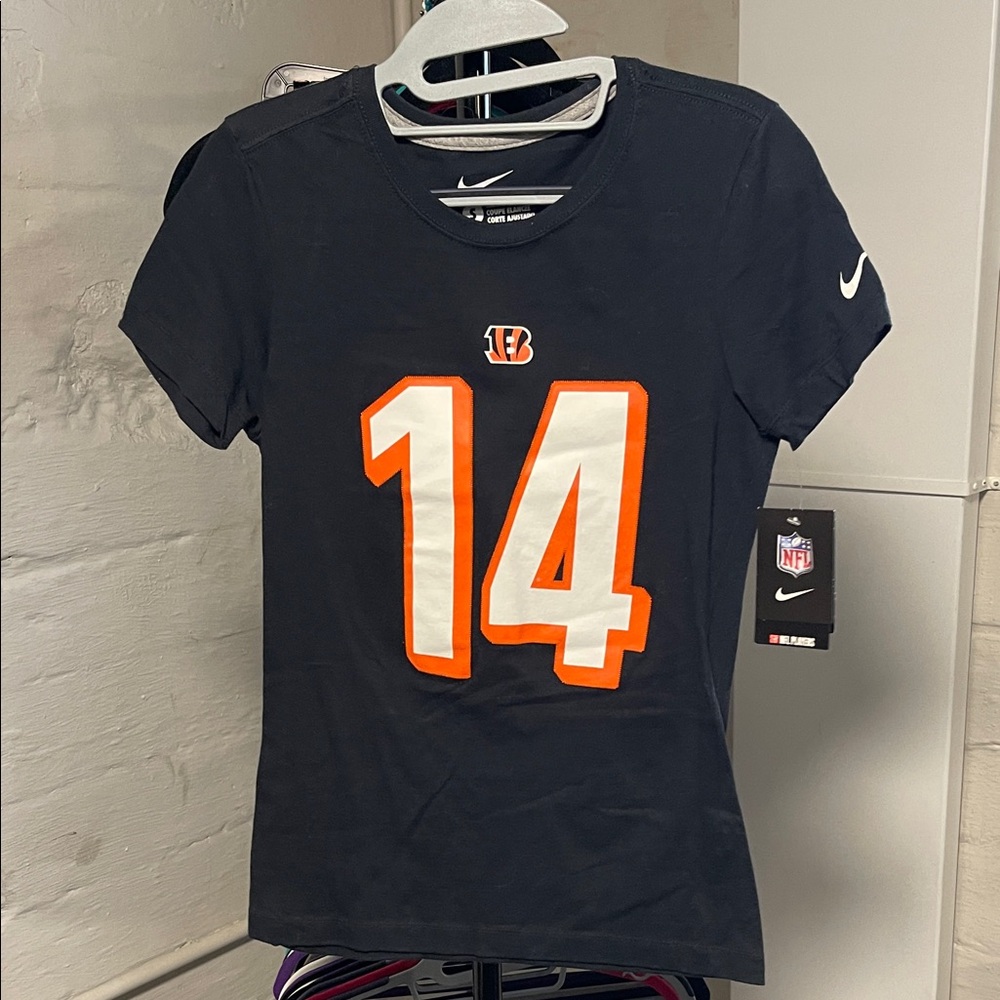 NWT Women’s Nike Black and Orange Short Sleeve Dalton shirt
